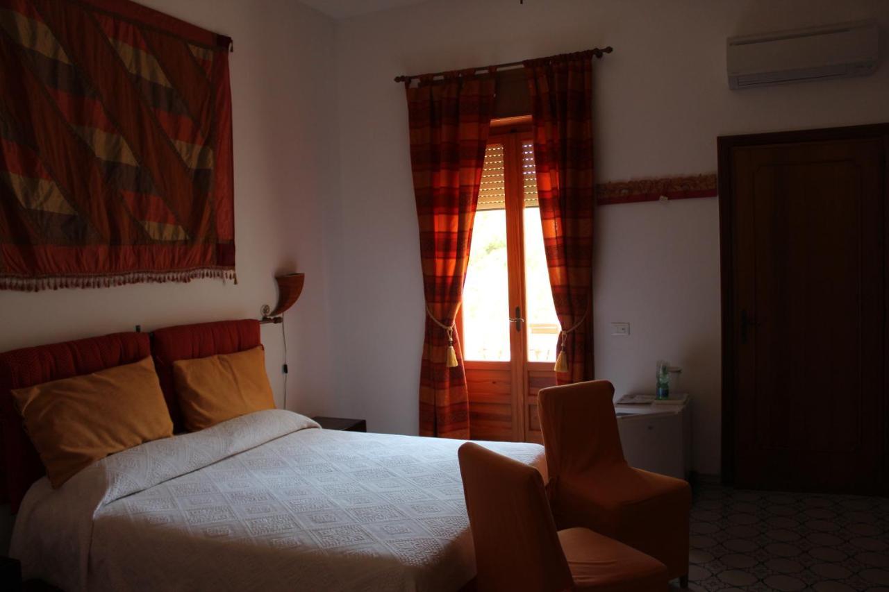Villa Pedaci B&B 莱乌卡 外观 照片